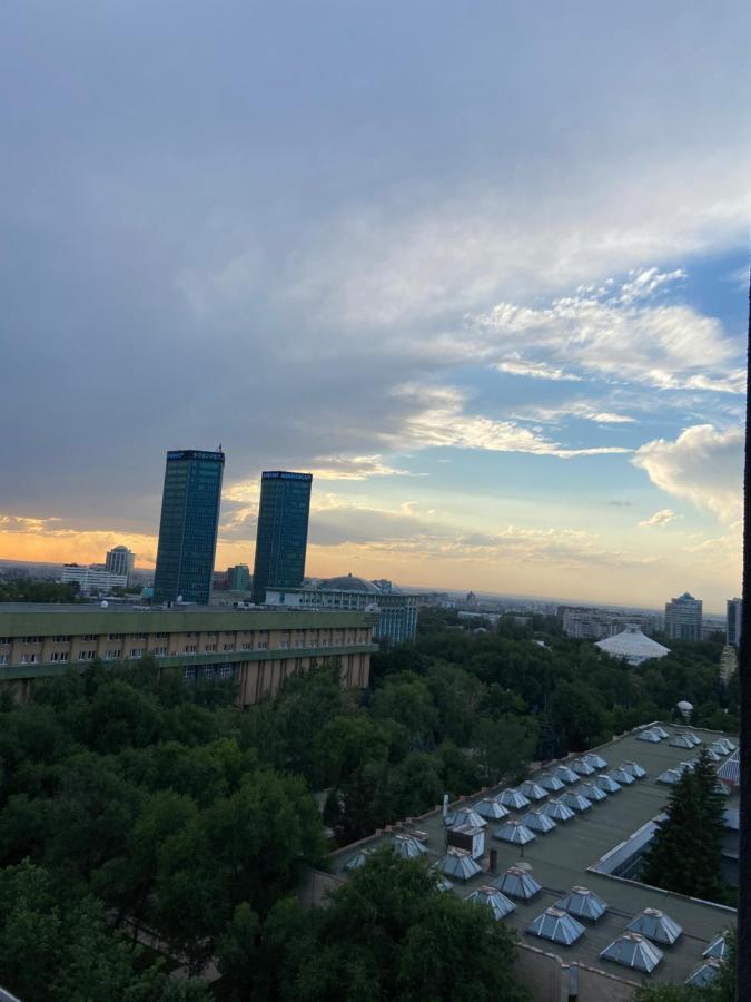 Квартира В Центре Алматы ภายนอก รูปภาพ