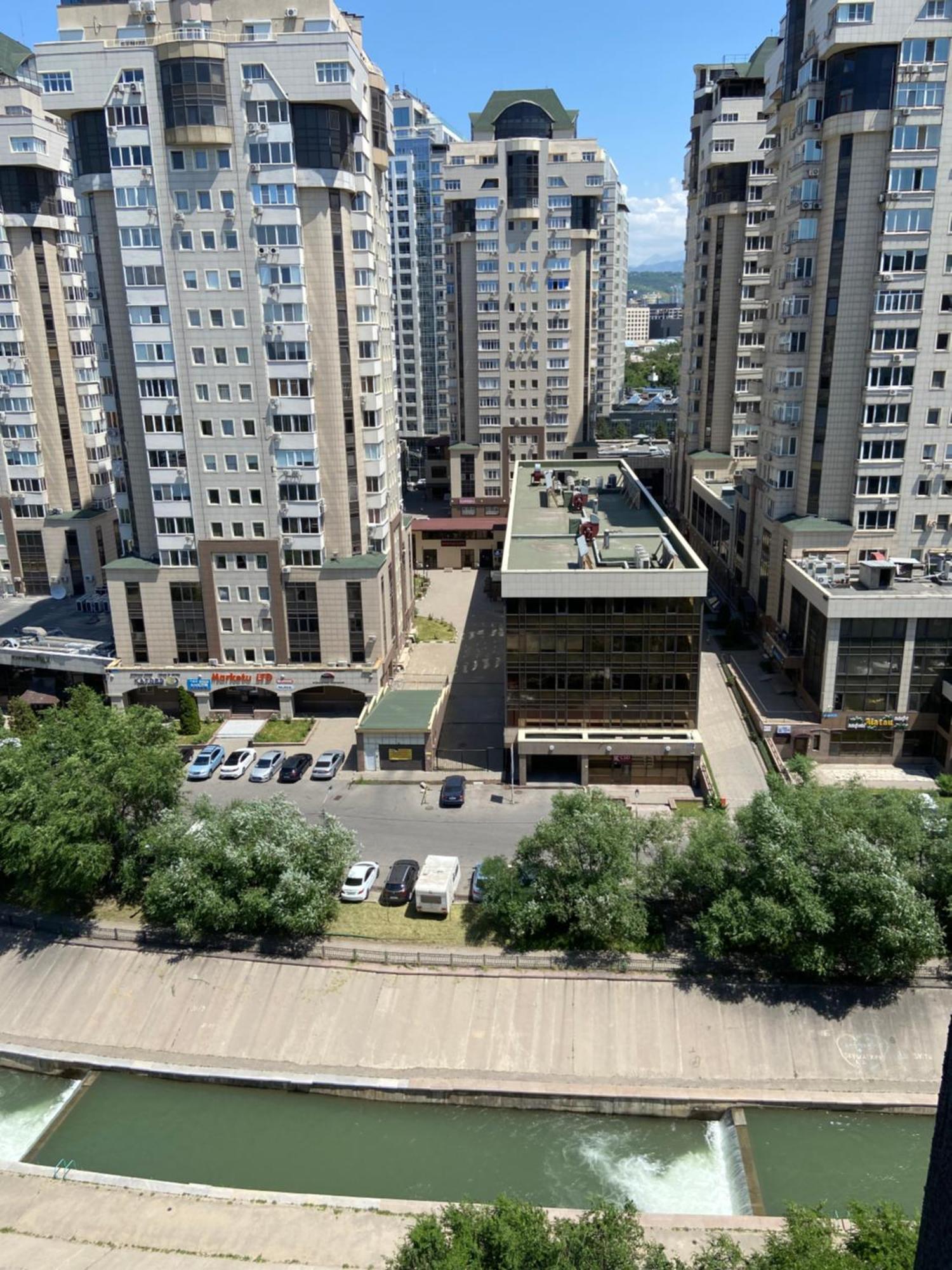 Квартира В Центре Алматы ภายนอก รูปภาพ
